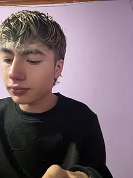 Snapshot of AlexanderCollman2 chatting on April 8, 2026, 2:13 am AlexanderCollman2 online show from April 8, 2026, 2:13 am