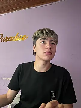 Snapshot of AlexanderCollman2 chatting on April 11, 2026, 12:40 am AlexanderCollman2 online show from April 11, 2026, 12:40 am