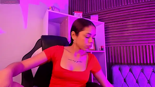 Snapshot of CarolineFyre chatting on February 12, 2026, 1:55 pm CarolineFyre online show from February 12, 2026, 1:55 pm