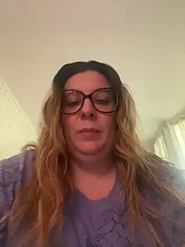 Snapshot of JasmineGlow7 chatting on April 19, 2026, 5:25 pm JasmineGlow7 online show from April 19, 2026, 5:25 pm