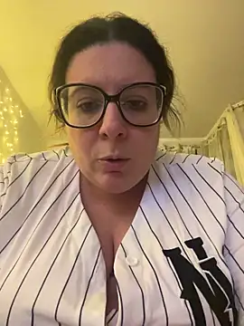 Snapshot of JasmineGlow7 chatting on March 29, 2026, 10:22 pm JasmineGlow7 online show from March 29, 2026, 10:22 pm