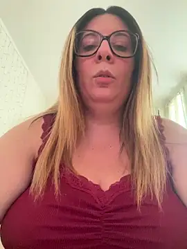 Snapshot of JasmineGlow7 chatting on May 7, 2026, 12:30 pm JasmineGlow7 online show from May 7, 2026, 12:30 pm