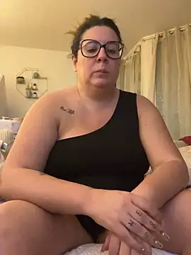 Snapshot of JasmineGlow7 chatting on March 14, 2026, 11:33 pm JasmineGlow7 online show from March 14, 2026, 11:33 pm