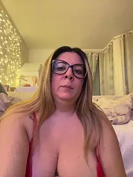 Snapshot of JasmineGlow7 chatting on March 8, 2026, 6:22 pm JasmineGlow7 online show from March 8, 2026, 6:22 pm