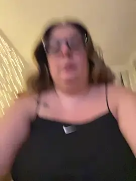 Snapshot of JasmineGlow7 chatting on March 25, 2026, 10:52 pm JasmineGlow7 online show from March 25, 2026, 10:52 pm