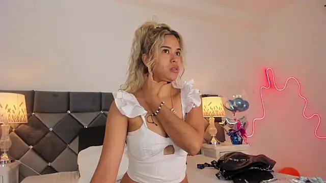  Giorgiina  online show from February 27, 2026, 12:16 pm