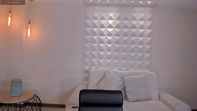 Snapshot of DemiNova chatting on June 1, 2026, 11:54 am DemiNova online show from June 1, 2026, 11:54 am