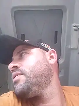 Snapshot of pau-de-ourod chatting on April 23, 2026, 10:44 am pau-de-ourod online show from April 23, 2026, 10:44 am