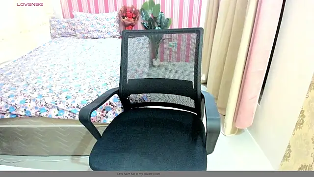 Snapshot of HornyAsianXxX chatting on April 8, 2026, 11:01 am HornyAsianXxX online show from April 8, 2026, 11:01 am