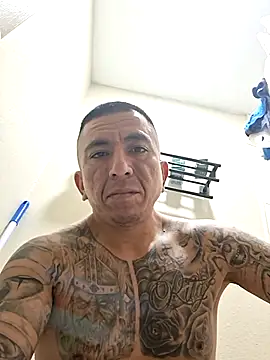 bigbooietx online show from April 20, 2026, 1:08 am