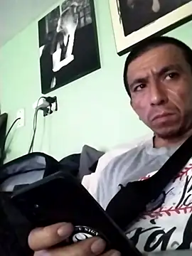 Snapshot of bigbooietx chatting on February 17, 2026, 7:44 pm bigbooietx online show from February 17, 2026, 7:44 pm