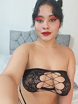 Snapshot of zoe_love18 chatting on May 20, 2026, 4:31 am zoe love18 online show from May 20, 2026, 4:31 am