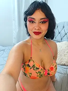 Snapshot of zoe_love18 chatting on April 25, 2026, 4:48 am zoe love18 online show from April 25, 2026, 4:48 am