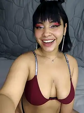 Snapshot of zoe_love18 chatting on April 10, 2026, 3:57 am zoe love18 online show from April 10, 2026, 3:57 am