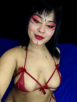 Snapshot of zoe_love18 chatting on April 6, 2026, 3:57 am zoe love18 online show from April 6, 2026, 3:57 am