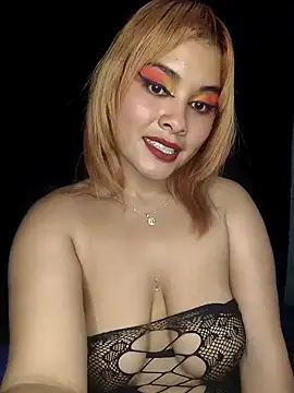 zoe love18 online show from February 17, 2026, 3:04 am