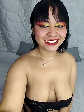 Snapshot of zoe_love18 chatting on April 13, 2026, 4:27 am zoe love18 online show from April 13, 2026, 4:27 am