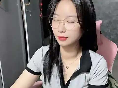 Linne6789 online show from March 12, 2026, 2:06 am