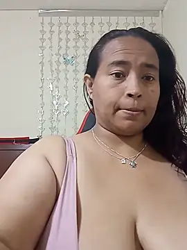 Snapshot of BustySexy_Nataly chatting on May 15, 2026, 6:33 am BustySexy Nataly online show from May 15, 2026, 6:33 am