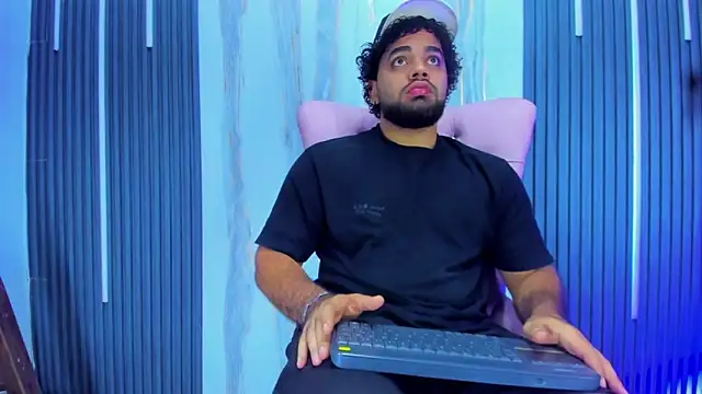 Snapshot of Chris_Evans22 chatting on February 25, 2026, 12:27 pm Chris Evans22 online show from February 25, 2026, 12:27 pm