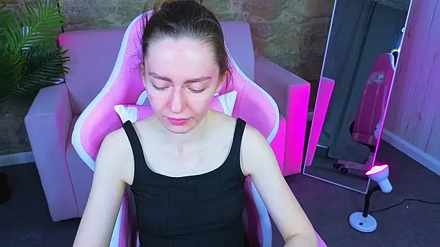 Snapshot of KristineValbuena chatting on February 9, 2026, 1:14 am KristineValbuena online show from February 9, 2026, 1:14 am