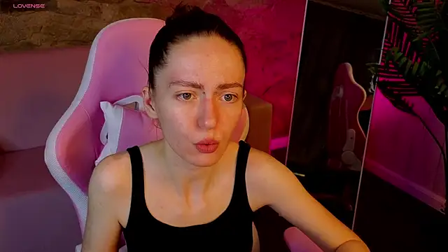 Snapshot of KristineValbuena chatting on February 11, 2026, 1:05 am KristineValbuena online show from February 11, 2026, 1:05 am