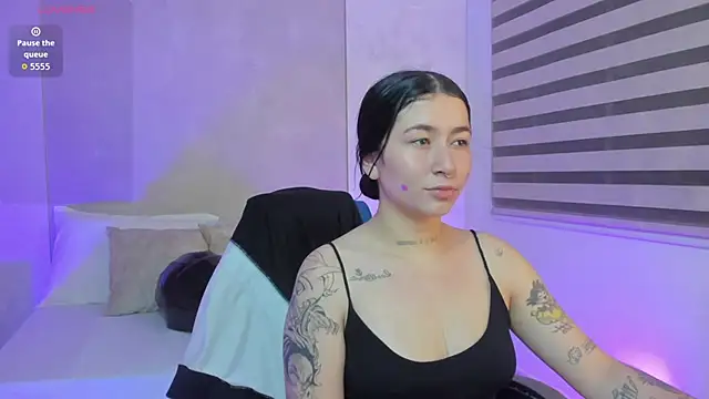 Snapshot of charlottee27_ chatting on May 22, 2026, 2:09 am charlottee27 online show from May 22, 2026, 2:09 am