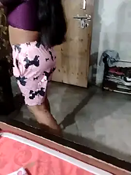 horny indian90 online show from February 25, 2026, 3:23 pm