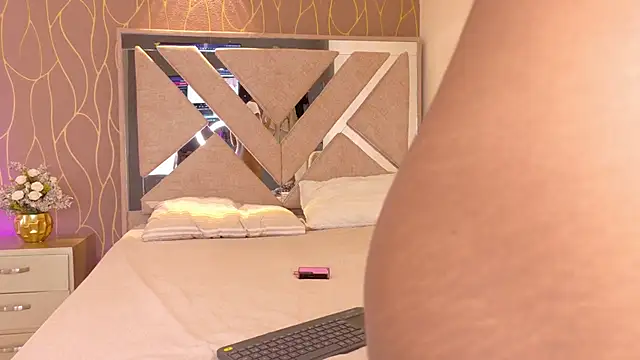 Snapshot of Sophia_blade1 chatting on February 13, 2026, 12:27 pm Sophia blade1 online show from February 13, 2026, 12:27 pm