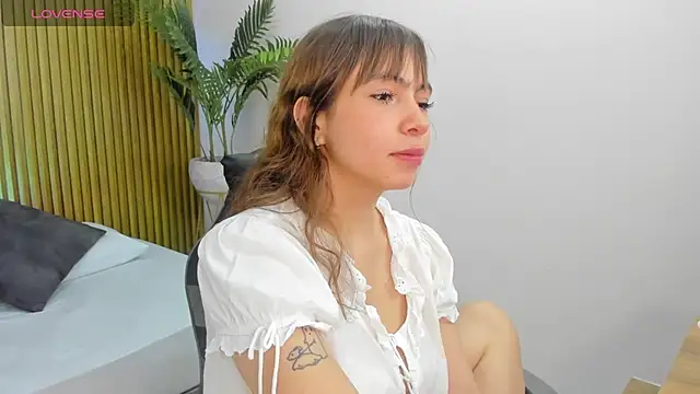 Snapshot of milaack_ chatting on February 13, 2026, 7:36 pm milaack online show from February 13, 2026, 7:36 pm