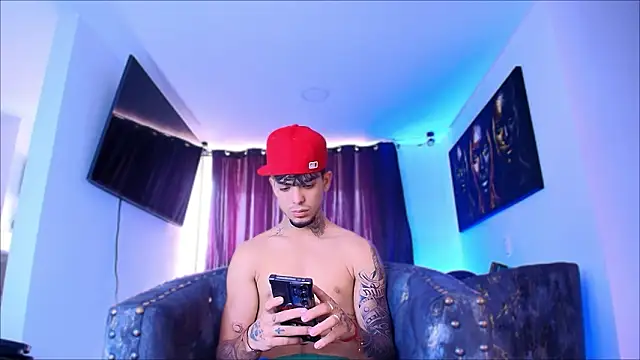 Snapshot of miguel_aguirre_ chatting on February 10, 2026, 12:59 pm miguel aguirre online show from February 10, 2026, 12:59 pm