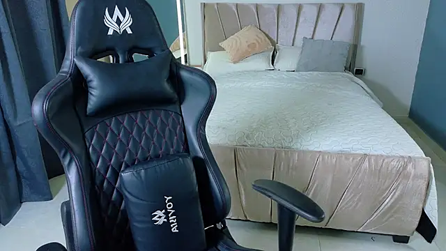 Snapshot of Alishaa_sweet chatting on April 15, 2026, 7:58 pm Alishaa sweet online show from April 15, 2026, 7:58 pm