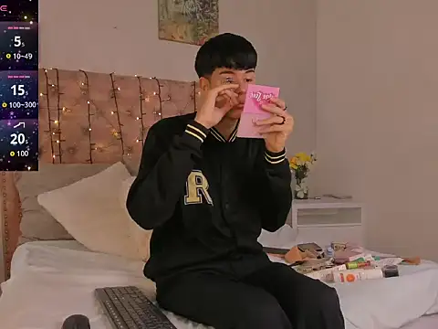 noah lewiss online show from February 23, 2026, 10:49 am