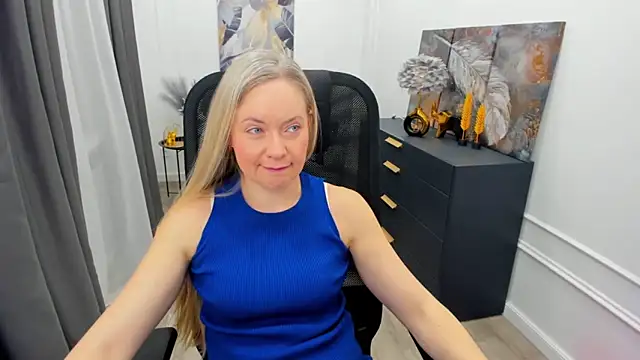 Snapshot of CharlotteKerti chatting on March 22, 2026, 7:48 pm CharlotteKerti online show from March 22, 2026, 7:48 pm