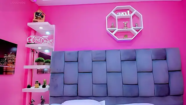 Snapshot of ManuelaJohnson chatting on April 12, 2026, 12:41 pm ManuelaJohnson online show from April 12, 2026, 12:41 pm