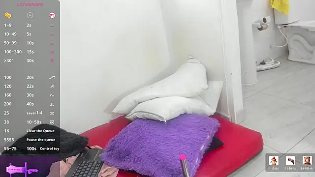 Snapshot of mature_gold1 chatting on April 16, 2026, 12:17 pm mature gold1 online show from April 16, 2026, 12:17 pm