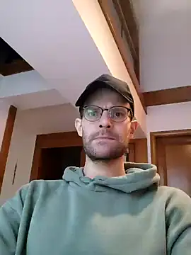 blonde athlete online show from February 4, 2026, 7:42 pm