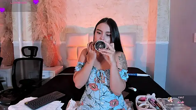 Snapshot of valeriekhaleesi chatting on April 15, 2026, 8:31 pm valeriekhaleesi online show from April 15, 2026, 8:31 pm