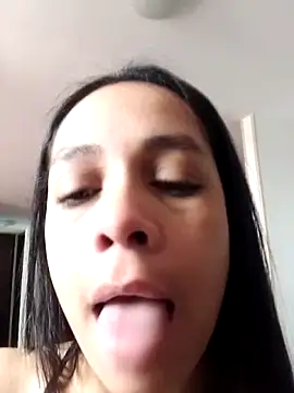 Snapshot of paula_lopez__ chatting on April 28, 2026, 4:00 pm paula lopez online show from April 28, 2026, 4:00 pm