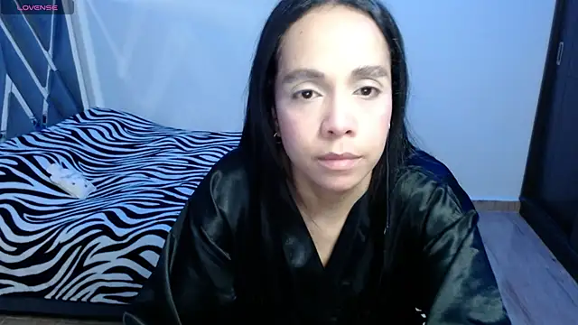 Snapshot of paula_lopez__ chatting on May 1, 2026, 11:21 pm paula lopez online show from May 1, 2026, 11:21 pm