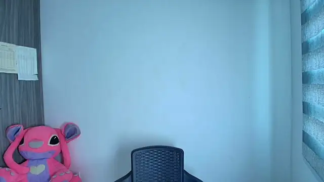 Snapshot of alys_love chatting on July 2, 2026, 3:51 pm alys love online show from July 2, 2026, 3:51 pm