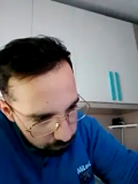 Snapshot of no-name15 chatting on February 14, 2026, 8:36 am no-name15 online show from February 14, 2026, 8:36 am