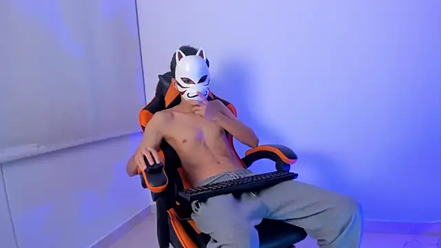 Snapshot of Senpai_Lover_ chatting on February 8, 2026, 7:11 pm Senpai Lover online show from February 8, 2026, 7:11 pm