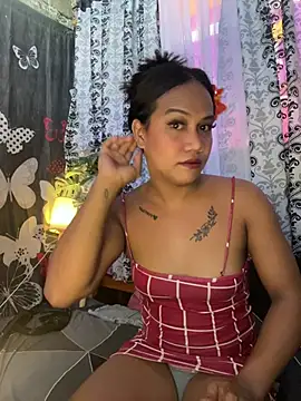 Snapshot of Queen-barbie chatting on May 20, 2026, 11:46 pm Queen-barbie online show from May 20, 2026, 11:46 pm