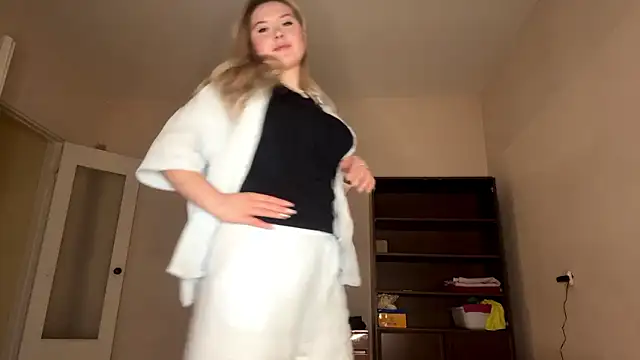 colamy online show from February 19, 2026, 2:14 pm