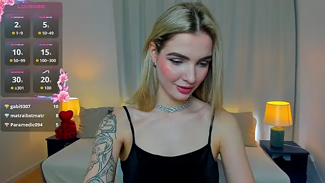 SinLuna  online show from February 19, 2026, 9:01 pm