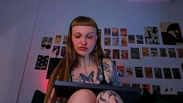 Snapshot of SugarSoot chatting on April 11, 2026, 7:45 am SugarSoot online show from April 11, 2026, 7:45 am