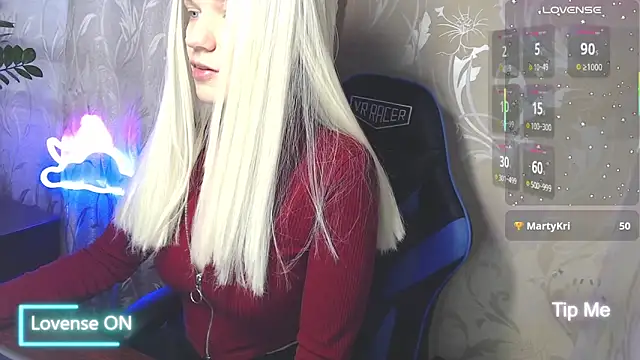 Snapshot of Shiny_Victoria chatting on April 19, 2026, 7:31 am Shiny Victoria online show from April 19, 2026, 7:31 am
