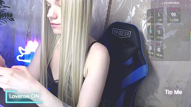 Snapshot of Shiny_Victoria chatting on May 17, 2026, 7:30 am Shiny Victoria online show from May 17, 2026, 7:30 am