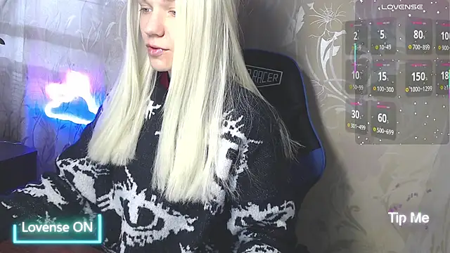 Snapshot of Shiny_Victoria chatting on April 24, 2026, 7:10 am Shiny Victoria online show from April 24, 2026, 7:10 am